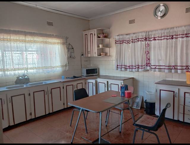3 BEDROOM HOUSE FOR SALE IN SESHEGO C